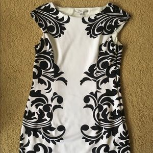 Maggy London Capped Sleeve Dress - Size 12